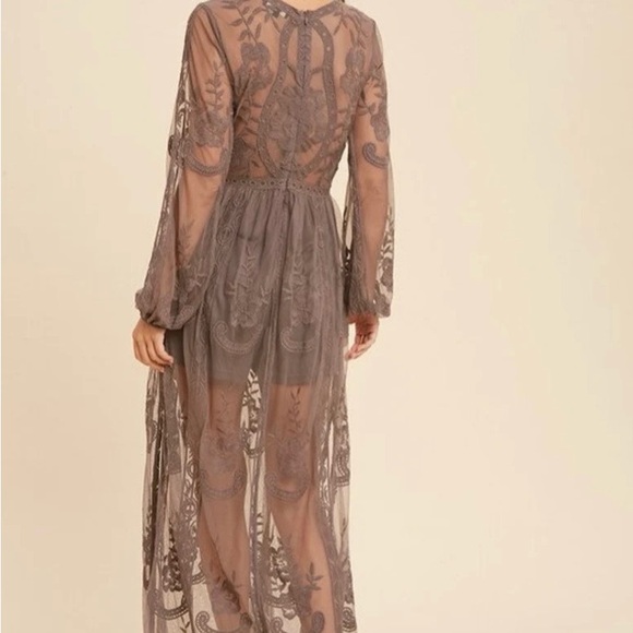 Elegant Sheer Lace Romper Dress - Picture 4 of 5